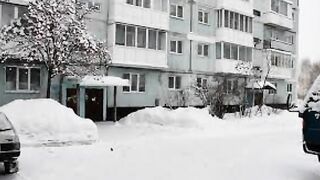 В Кемерове женщина вынуждена ютиться в небольшой квартире с убийцей ее матери
