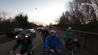 Techno on wheels with the cycling DJ