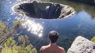 Кован-дус-Кончос - это искусственное озеро в горах Серра-да-Эштрела в Португалии