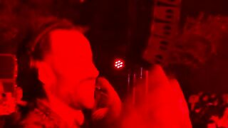 @jimi_jules with an absolute BANGER at @cosmonautsafari Credit Aryan