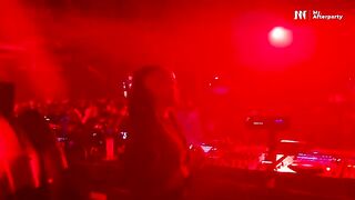 Having it off with @syreetamusic at Tobacco Dock @l_w_e Credit @domenicoimprota