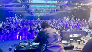 The don @maceoplex dropping his Faithless edit at @junction_2 (Tobacco Dock, London)