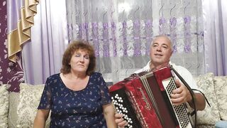 Любите Россию. Песню под баян поёт дуэт брат с сестрой - Сергей и Людмила Лопатины.