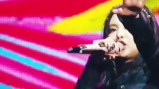 Blackpink kiss and makeup performance