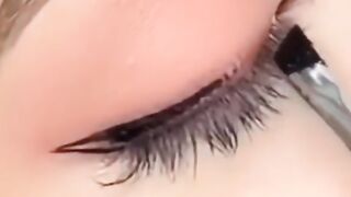 Easy eye make up