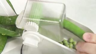 Peas peeler