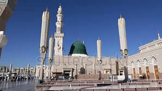 masjid-al-nabawi-or-nabawi-mosque-mosque-of-the-prophet-in-medina-city-of-lights-saudi-arabia.webm