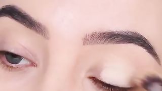 Eye makeup toturiol