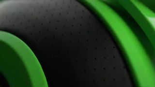 Wireless gaming headset