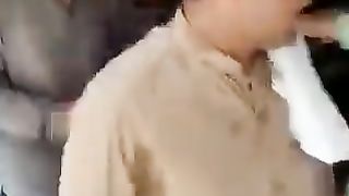 گدھے کی تزلیل!! شہباز شریف سے تشبیہ دے کر بازاروں میں گھمایا جا رہا ہے