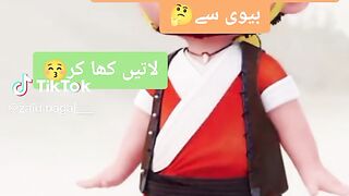 Kuchh shadishuda log ghar mein