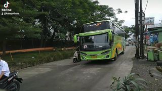 Versi gunung harta || KALIAN PASTI TAHU ???? #shorts #busmania #huntingbus #dkdschannel