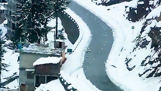 Beautiful View Of Snowfall in Kashmir..❣️❣️
