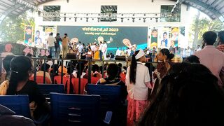Little school children performance