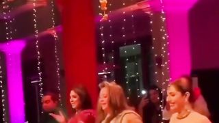 Mahira Khan hot dance