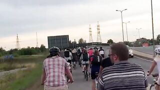 Every biking tour needs a good DJ - enter @bremarkmusic