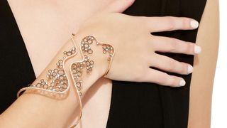 Hand accessories for women