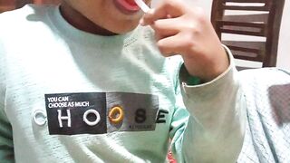 eat lollipop