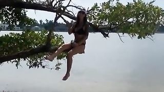 Crazy Fall on Tree!!!