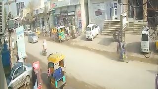 آگاہی میسج....خدارا کار کا گیٹ دیکھ کر کھولا کریں