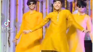 Boys Trio Dance video|Pakistani Fashion Dance video| Boys wear Shalwaar and kameez while Dancing