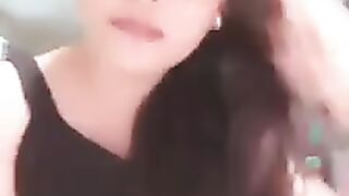 me akele dance karti ho