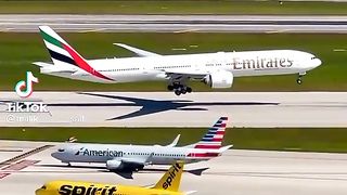 Most beautiful landing emrate airlines