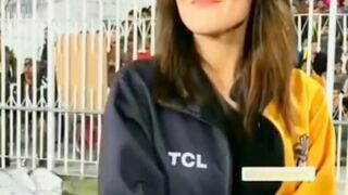 Beautiful female Cricket Supports