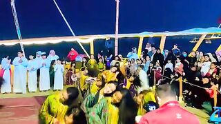 girls celebrating qatar national day