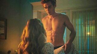 Riverdale 6x01 / Kiss Scenes — Archie and Betty (KJ Apa and Lili Reinhart)