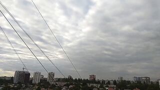 Тучи в небе.