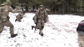 Ukrainian reservists gear up in case of conflict with Russia