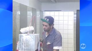 Ivo no banheiro | Câmeras Escondidas
