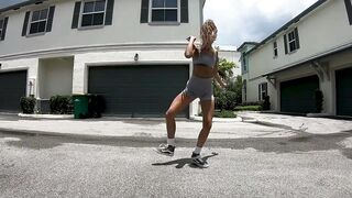 Девушки танцуют Shuffle Красивые девушки