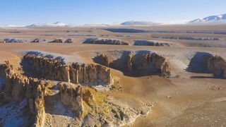 Розовые фламинго. Атакама - самая сухая пустыня в мире.