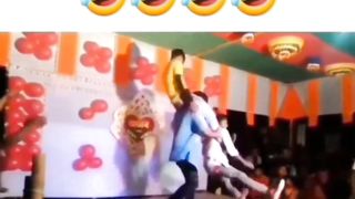 جوگی بابا اور اس کے دوستوں کا ڈانس