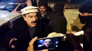 Urdu PAK: Sheikh Rashid press talk outside of Aabpara PS....