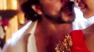 Deepika Padukone Looking So Hot Pathan Movie Song Scene With Shahrukh Khan ????????????