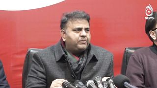 Fawad Chaudhary grilled Mohsin Naqvi and Punjab interim govt | In ko to in k ghr waly bi ni janty | Breaking News