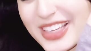O na darzi pa las zulfi zama da dunya ba shi
