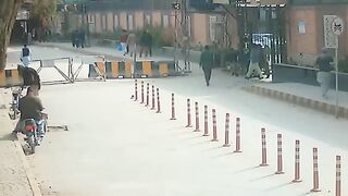 پشاور پولیس لین میں خودکش کی سی سی ٹی وی فوٹیج