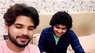 Zindagii aik kiraaaiy ka ghar ha , aik din badalna paray ga