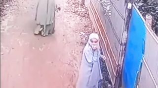 Shrarti ladkiyan