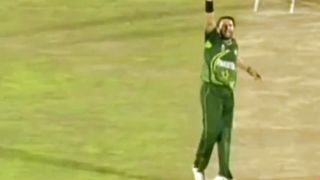 Shahid Afridi 2011 nice bolling