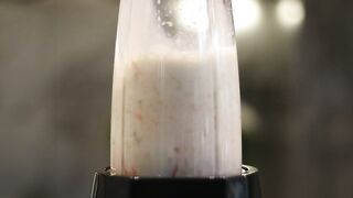 La Reveuse Countertop Blender - Making Shakes and Smoothies