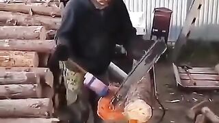 Очень облегчает работу по заготовке дров.
