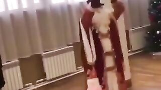 Дед Мароз Оджигает  ( приколы нового года. )