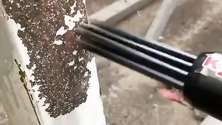 Отбивает краску за секунды.