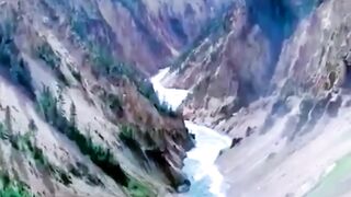 Большой каньон Йеллоустоун. США.