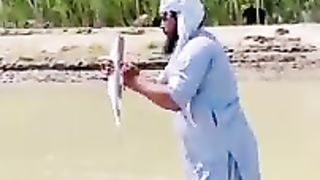Machhli l pait sy kia nikla by AASHUTV